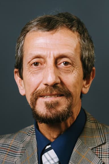 Necdet Yakın